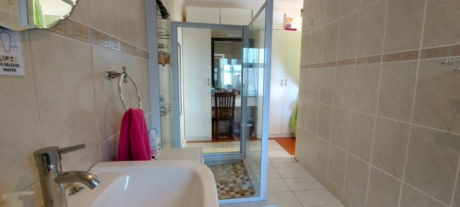 7 Bedroom Property for Sale in Gonubie Eastern Cape